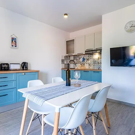 New 4 Star M&a In Town Daire Cres