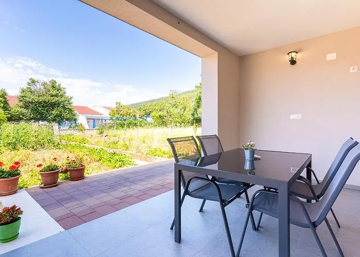 Apartment New 4 Star M&a In Town