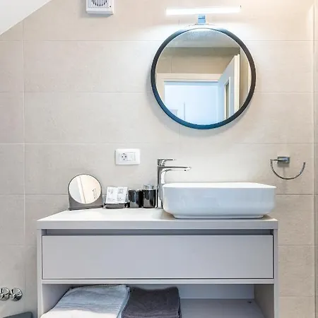 Appartement New 4 Star M&a In Town